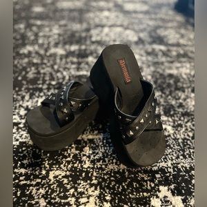 Demonia platform sandals. (8)